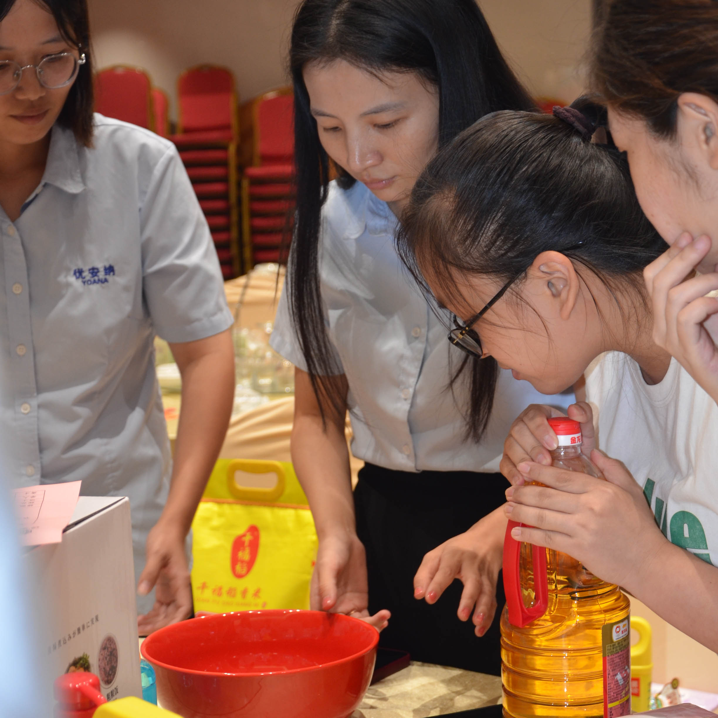 優(yōu)安納中秋團圓，溫暖擔(dān)當(dāng)共前行